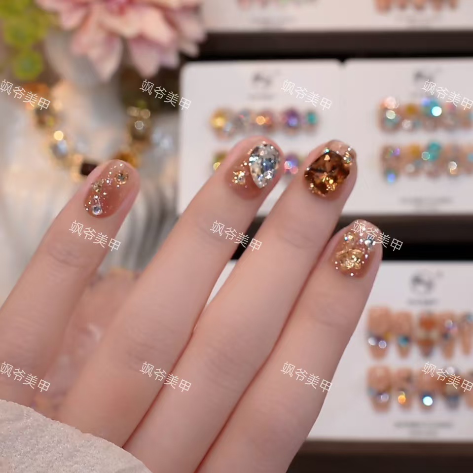 爆闪慕斯-轻奢美甲店-手工穿戴甲-钻石店-可重复佩戴-掉钻包补