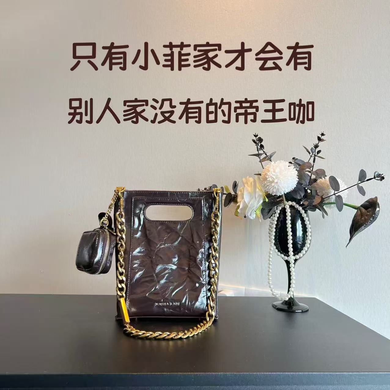 2025新款褶皱小众设计师款女包百搭通勤手提单肩斜挎包时尚高级感