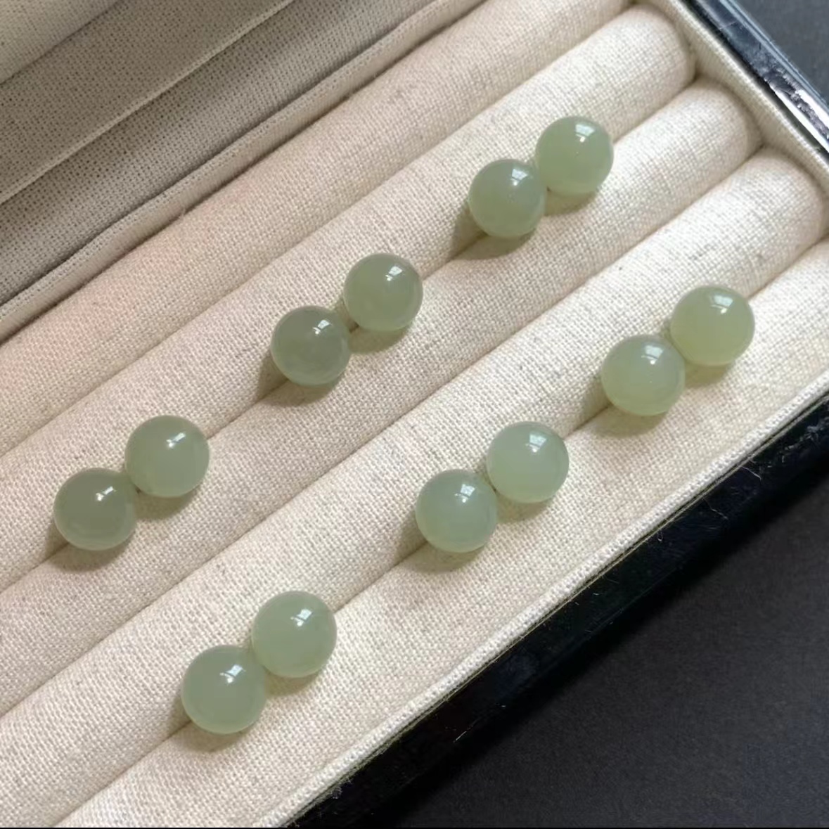 【华之京】和田玉晴水耳钉 简单百搭款 S925银针8mm