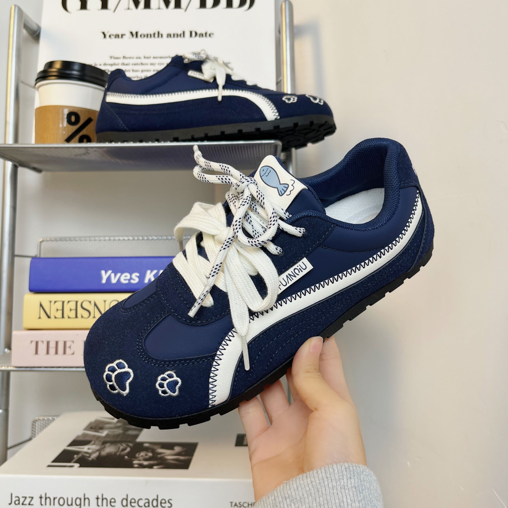 环球秋季德训鞋女款2025新款时尚百搭轻便板鞋低帮运动休闲鞋潮鞋