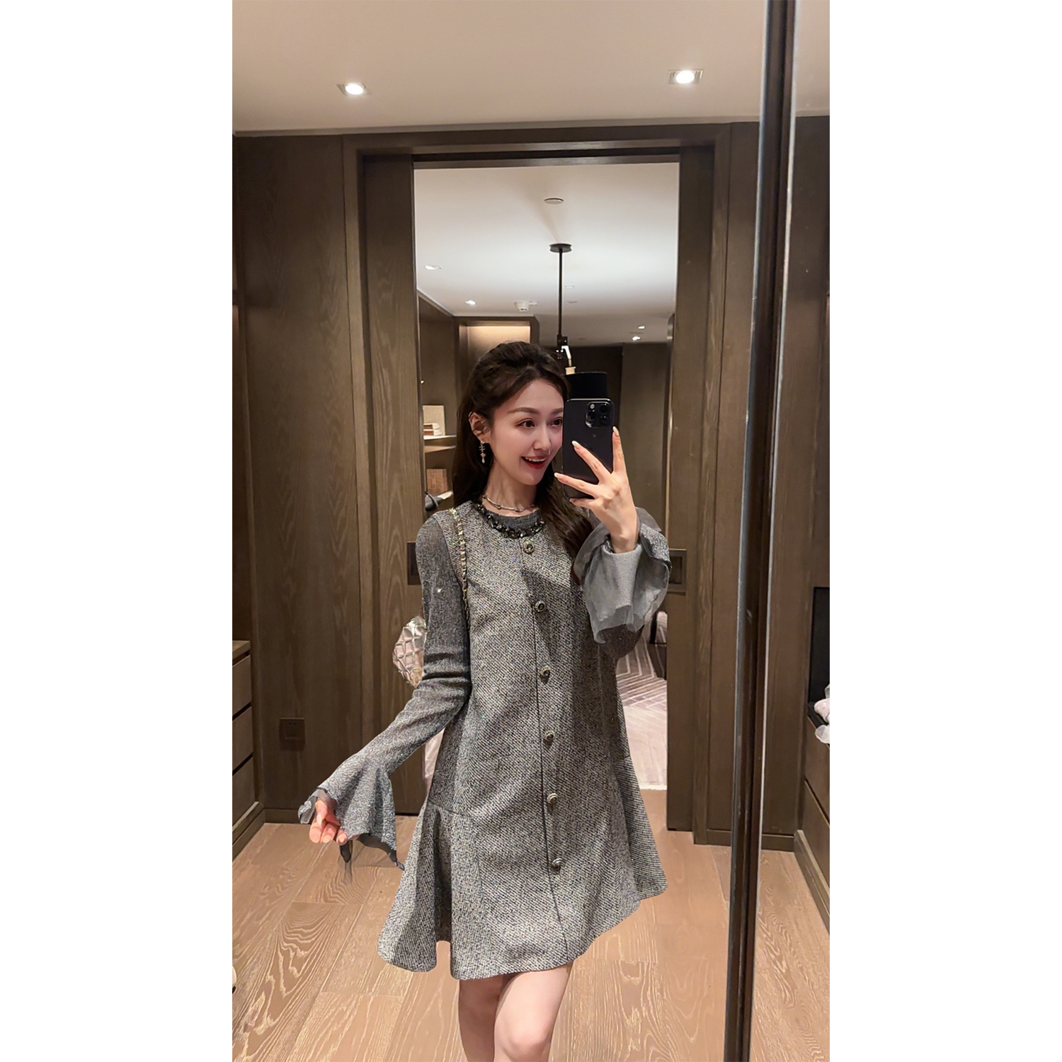 W·HAHA【鎏金星河】重工幻彩珠片小香风无袖连衣裙22880