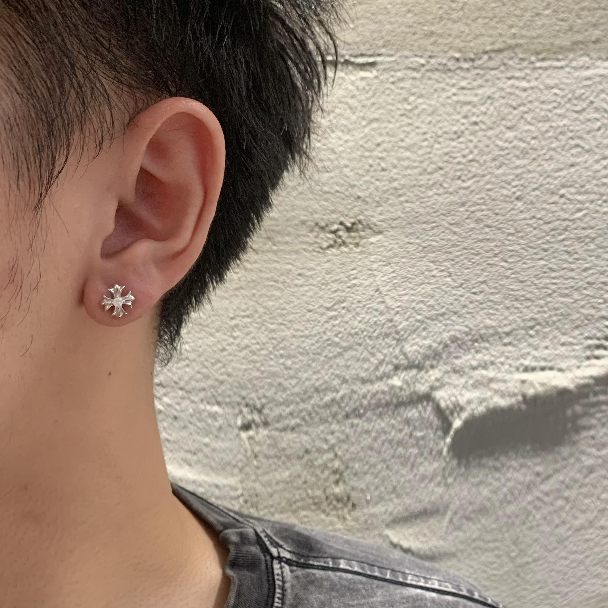 925银莫桑石耳饰 鸢尾花十字耳钉男女小众超闪个性潮流男款耳饰