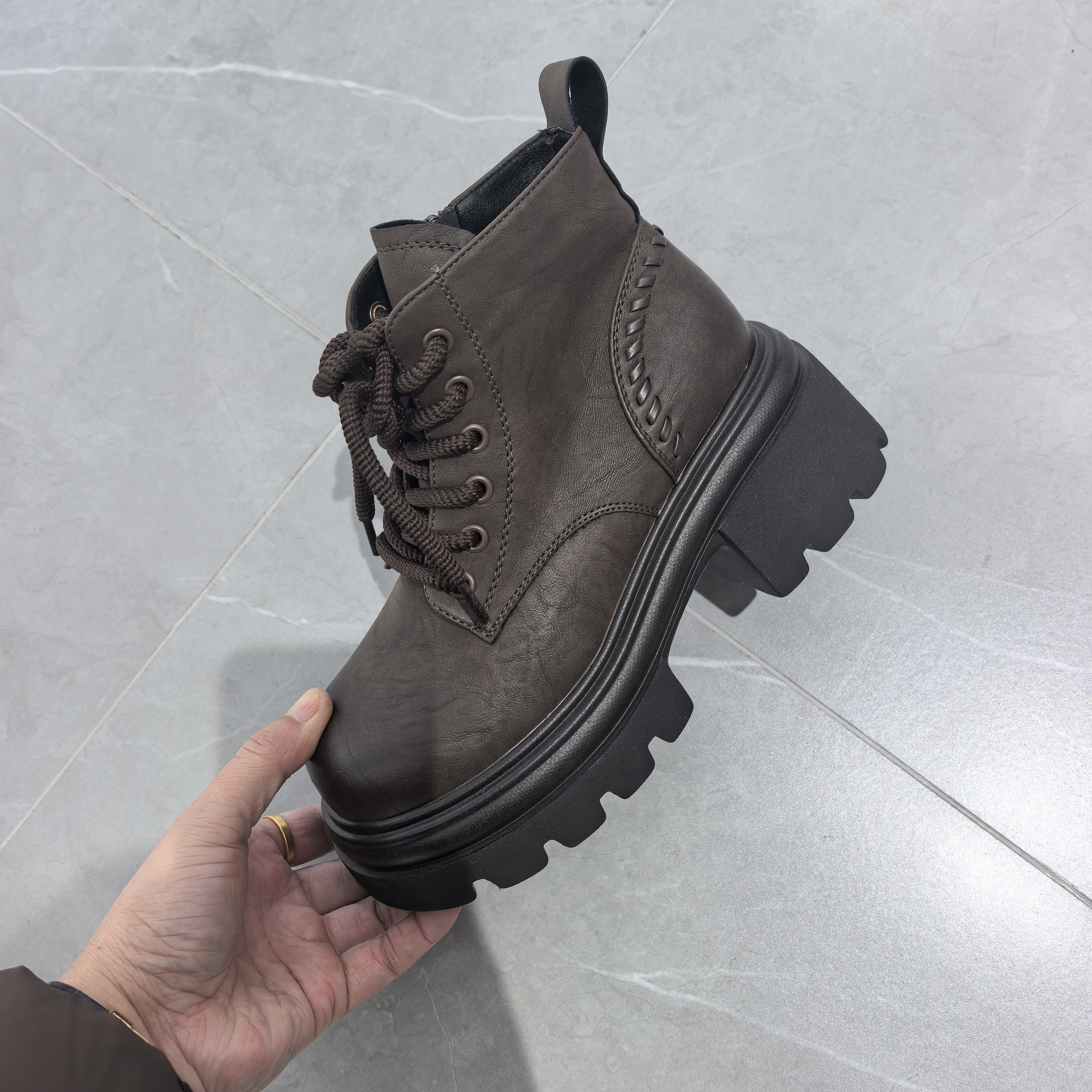 欧陌马丁靴冬季加绒保暖厚底增高英伦风轻便舒适百搭短靴