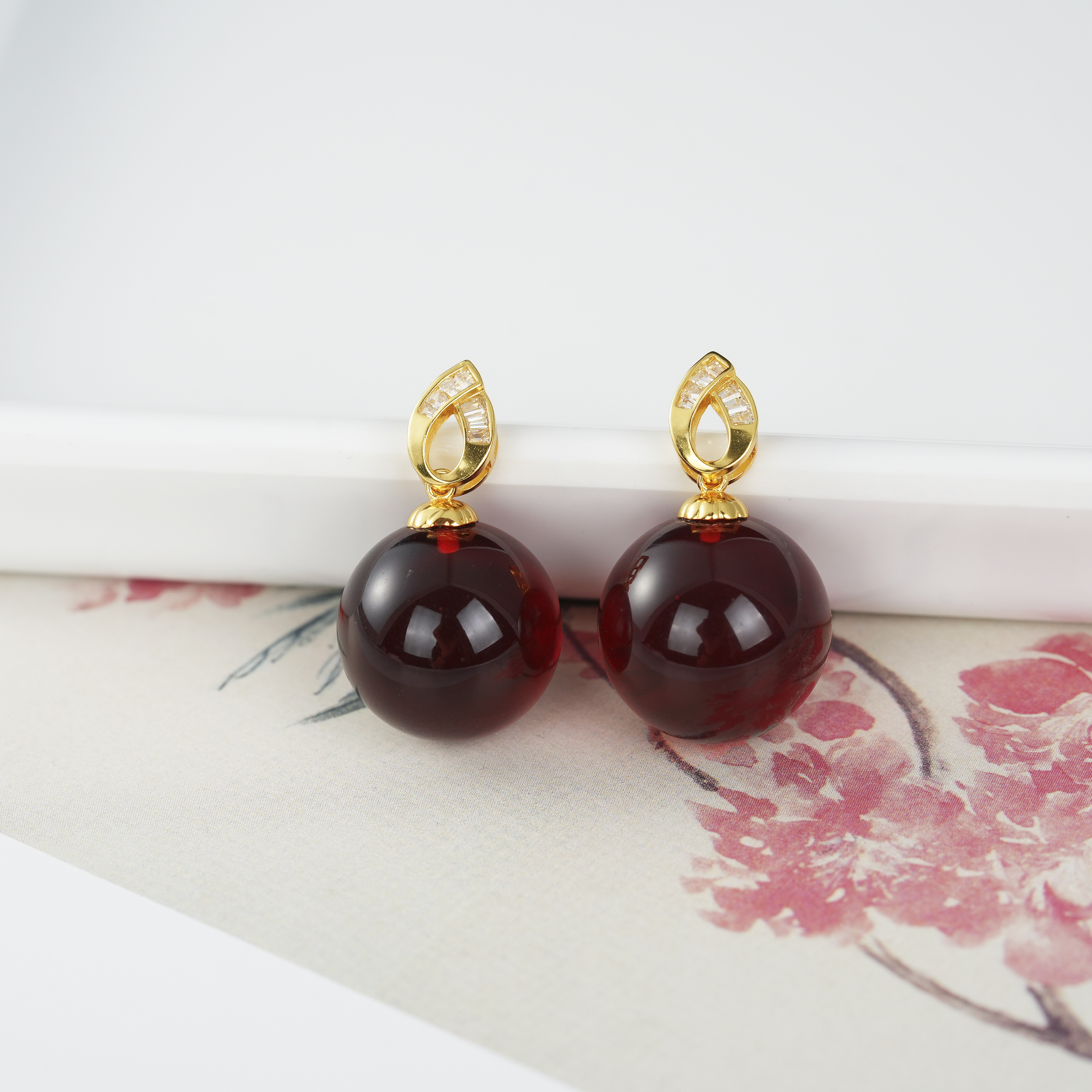 【云上叙】S925银镶嵌琥珀吊坠-多样性发其一-17mm-V57447-M（甄选）