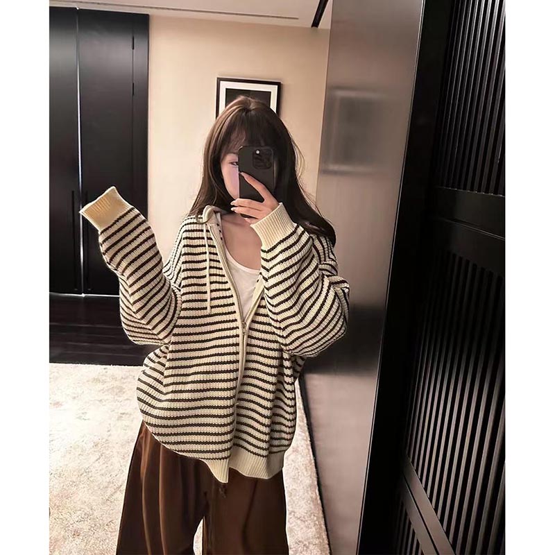 慵懒风连帽条纹针织开衫女秋季爆款韩版宽松百搭加厚上衣毛衣外套