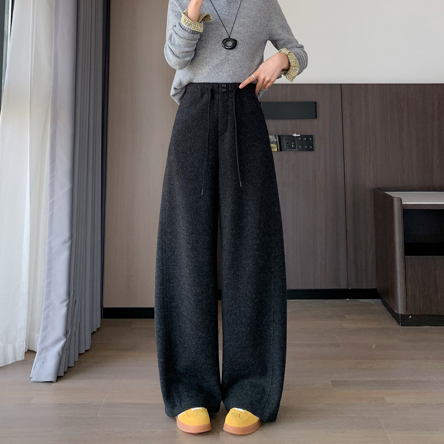 黑灰色毛呢弯刀裤女秋冬季新款加厚宽松休闲松紧腰呢子直筒阔腿裤