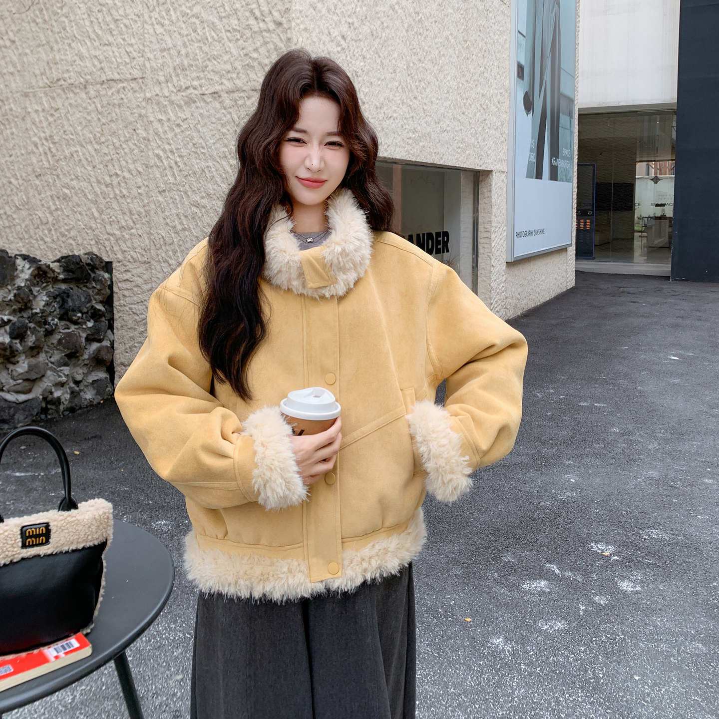 韩系翻领皮毛一体外套女冬2025新款加厚保暖小个子羊羔毛短款上衣