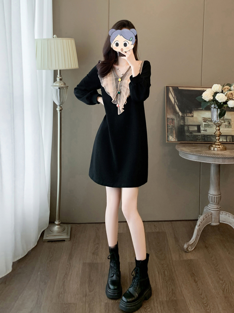 黑色高级感超好看v领连衣裙女春秋显瘦气质洋气减龄小个子卫衣裙