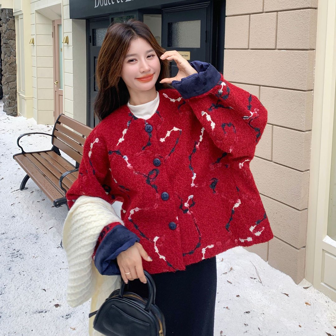 小香风红色刺绣碎花毛呢外套女秋冬2025新款小个子独特巨好看大衣