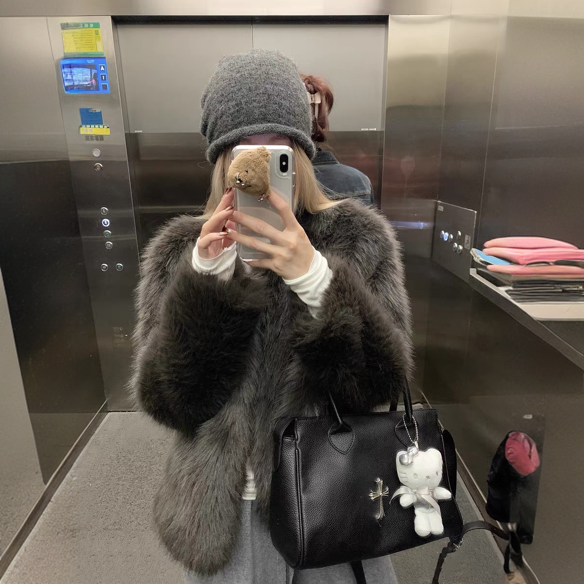 主推系列/有被颜色美到！韩系秋冬洋气摩卡灰棕环保毛毛外套 网红