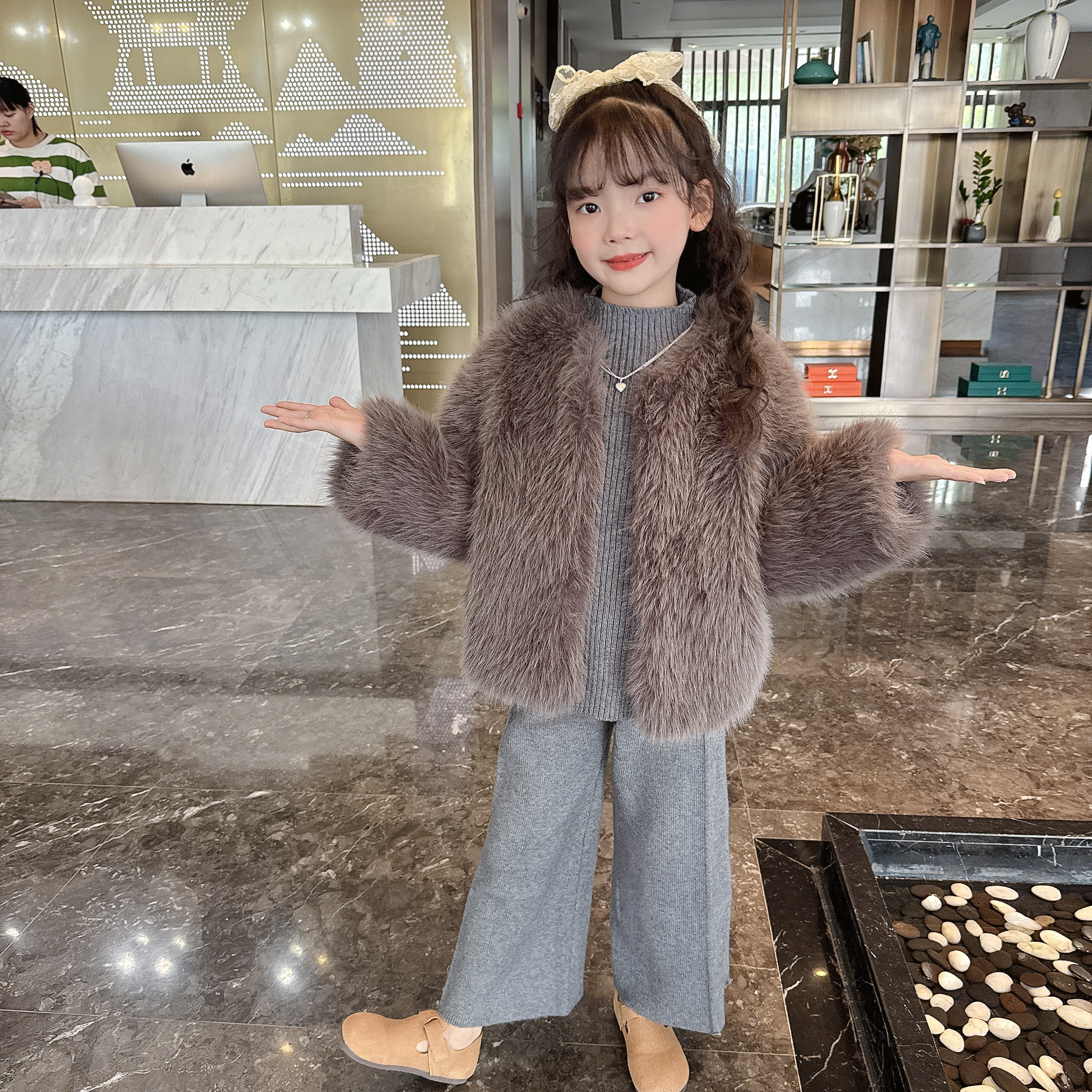 2025秋冬女宝宝洋气套装女童加厚气质套装毛毛马甲3件套韩版冬款