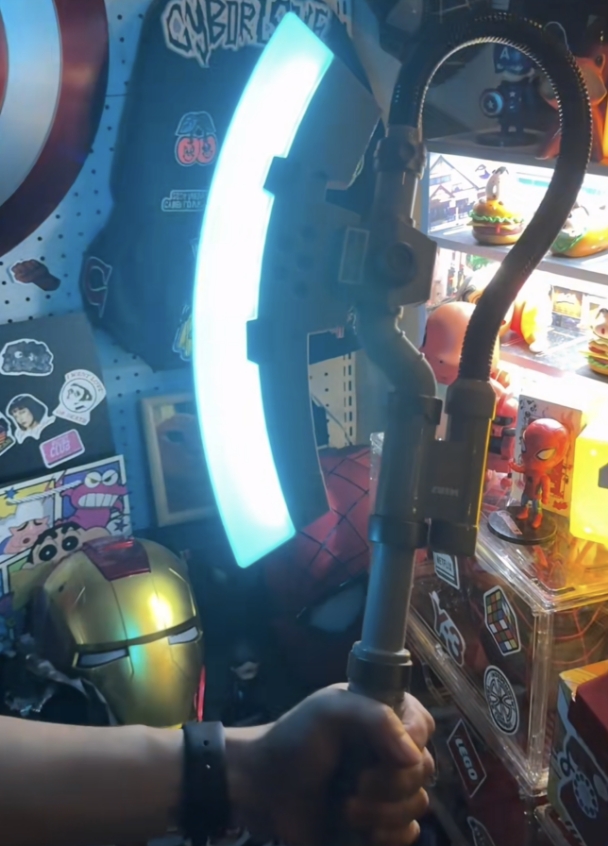 【甜星】高达扎古热能斧炫酷斩男朋友玩具热能斧七彩发光音效饰品