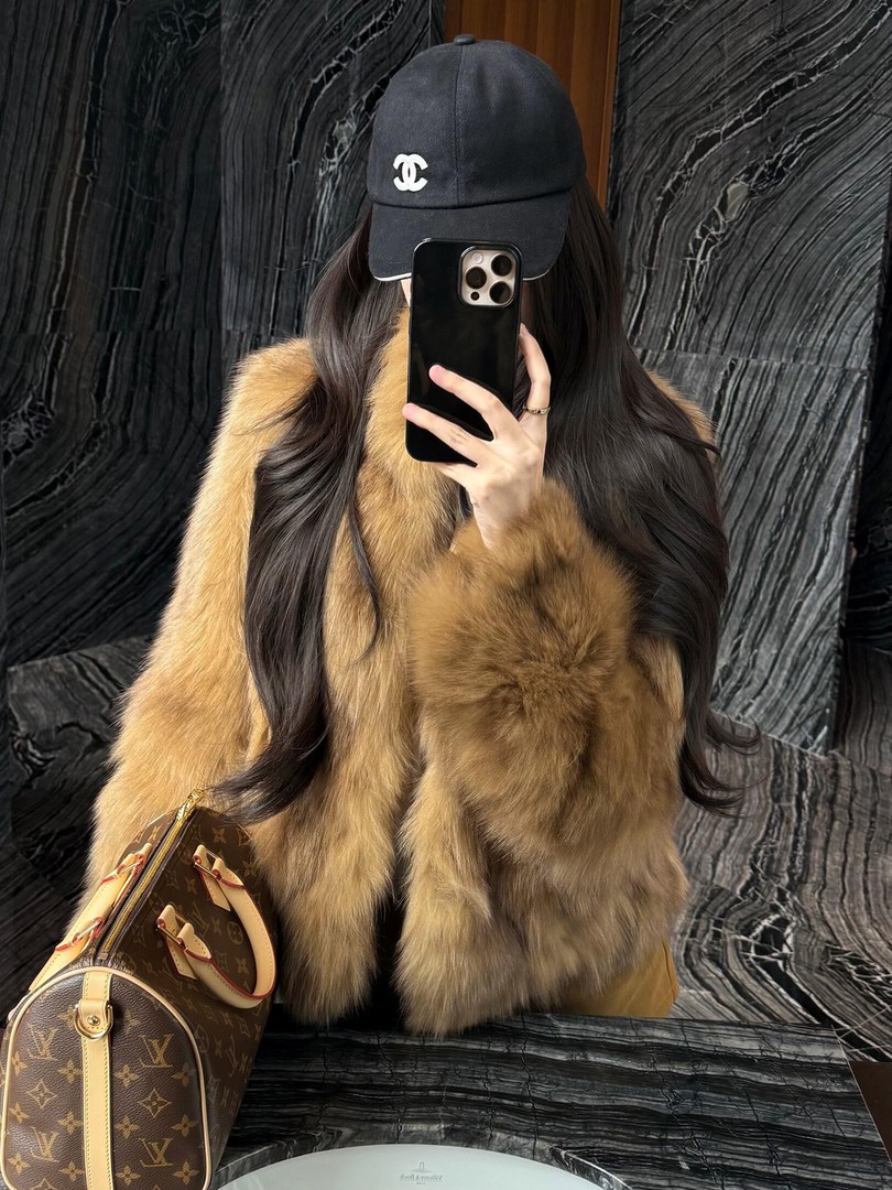 人造皮草 高级感仿狐狸毛皮草外套女短款冬新款时尚休闲毛毛上衣