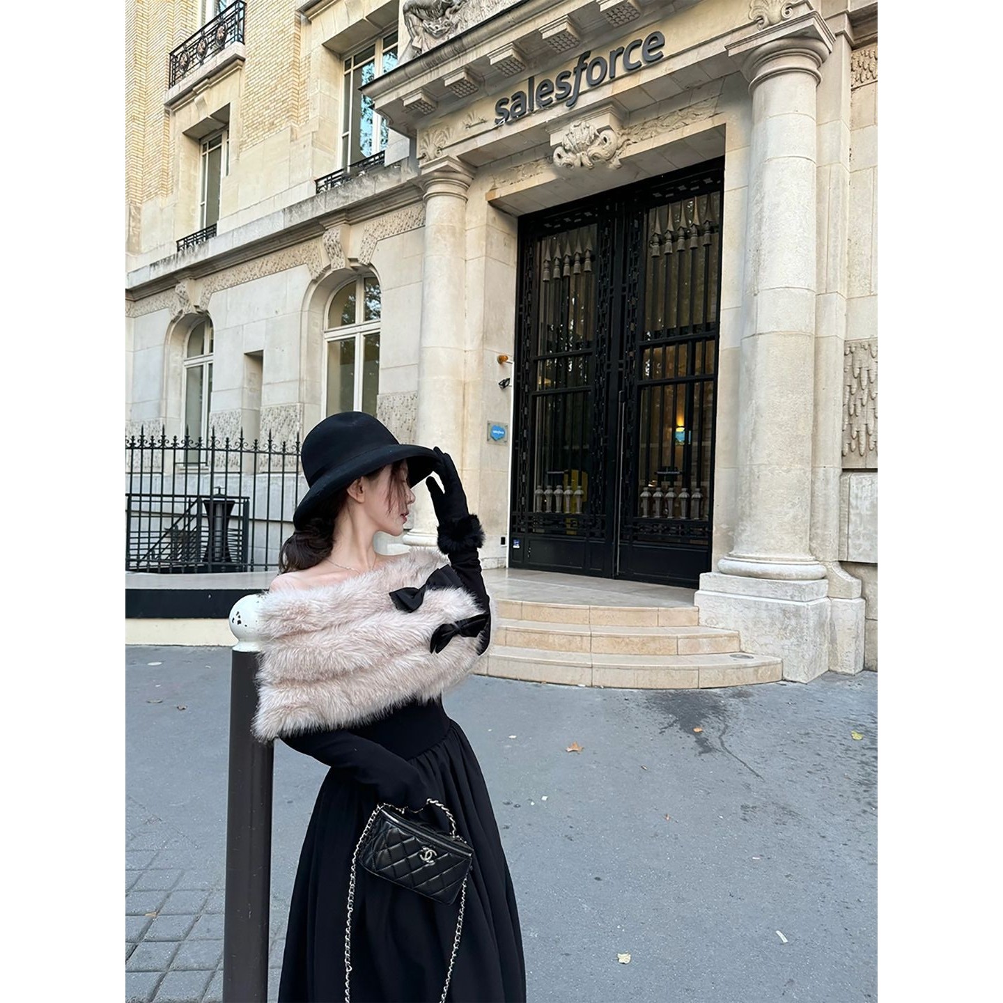 柏林夜曲~2025年新款小礼服气质蕾丝毛绒披肩斗篷+连衣裙女秋冬款