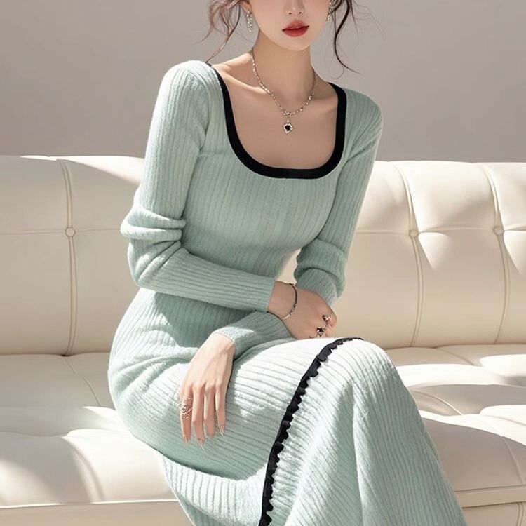 绝美配大衣的长裙韩国秋冬独特漂亮气质气质方领针织毛衣连衣裙女
