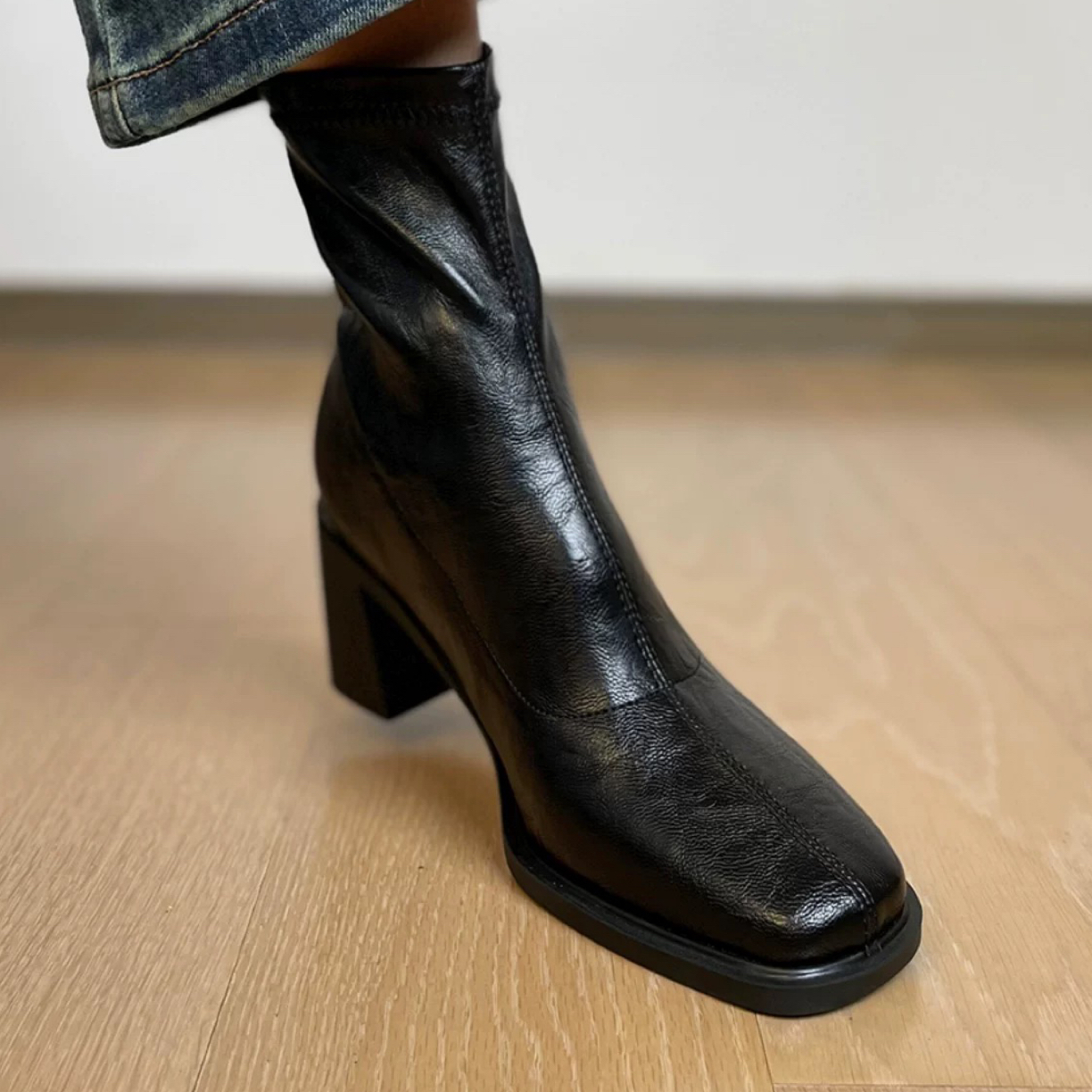 羊皮版~静音软底弹力瘦瘦靴女粗跟高跟短靴通勤秋冬复古黑色靴子