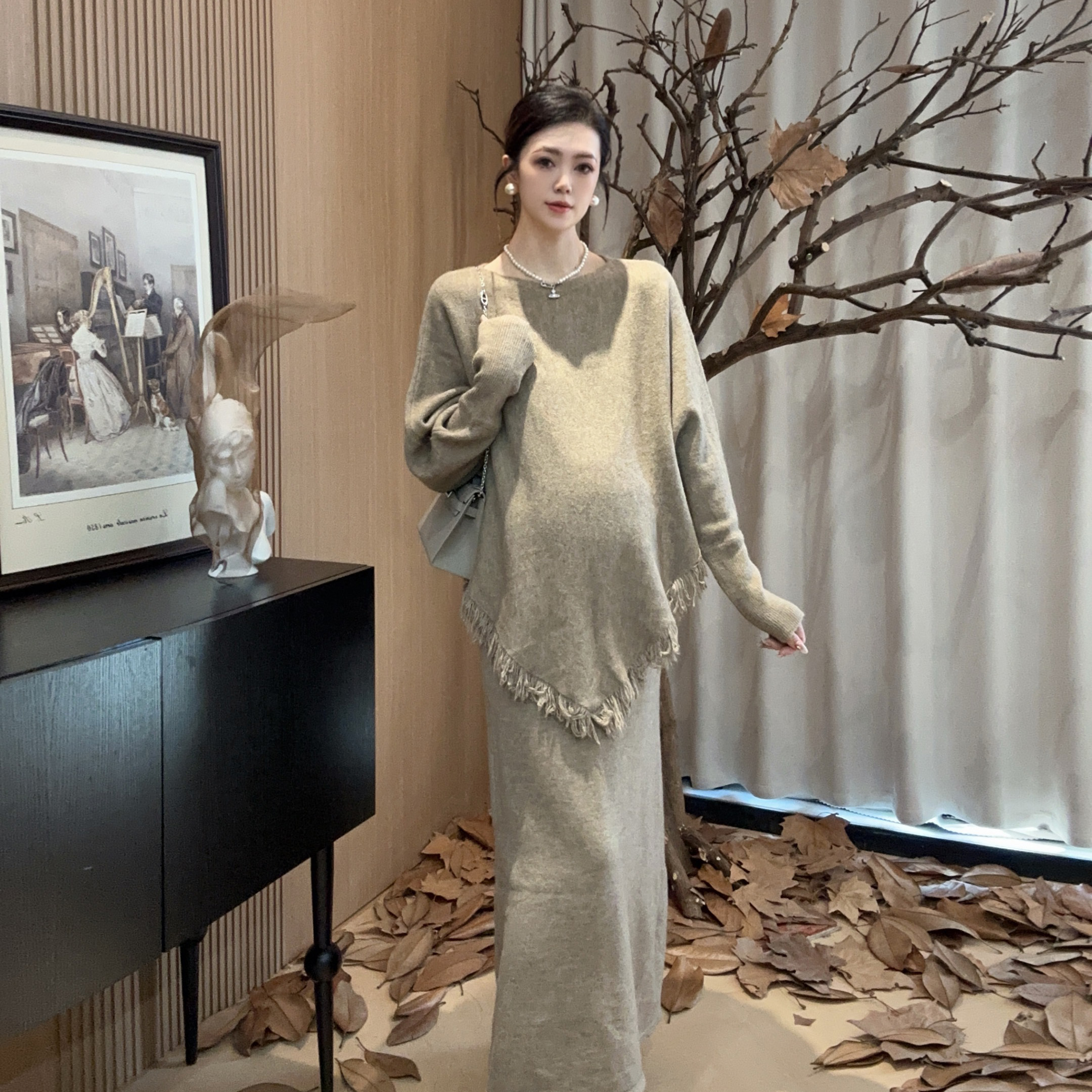 Zoey孕妇装［琥珀］秋冬新款针织流苏斗篷长袖可调节孕妈妈套装