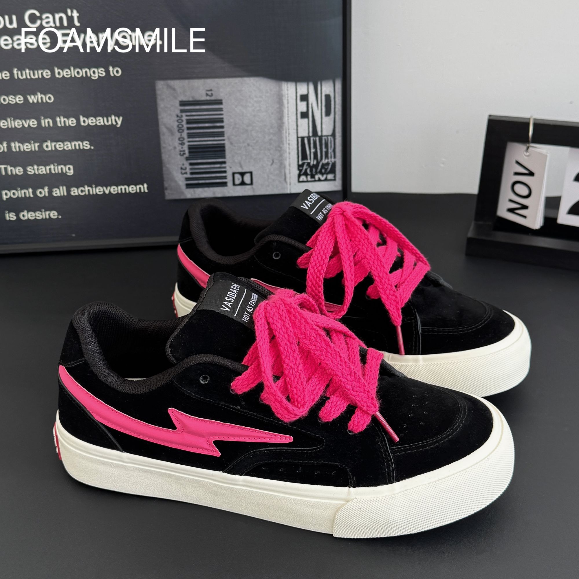 Foamsmile| 冬季痞帅街头潮搭黑红新配色男鞋潮运动小众面包板鞋