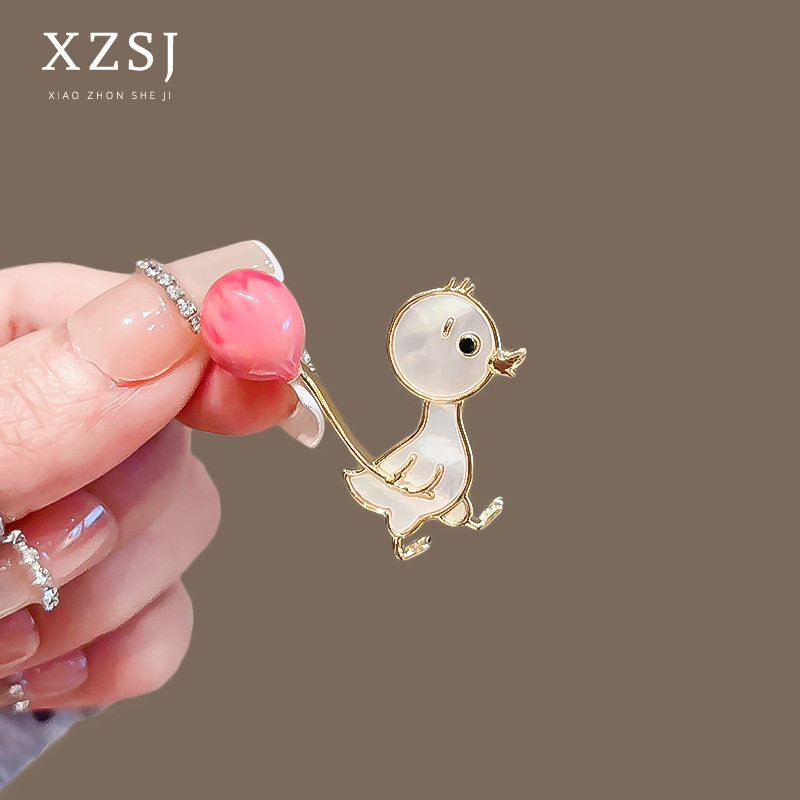 铜贝壳胸针 可爱小鸭子别针女卡通动物胸花小众设计感高档领针男