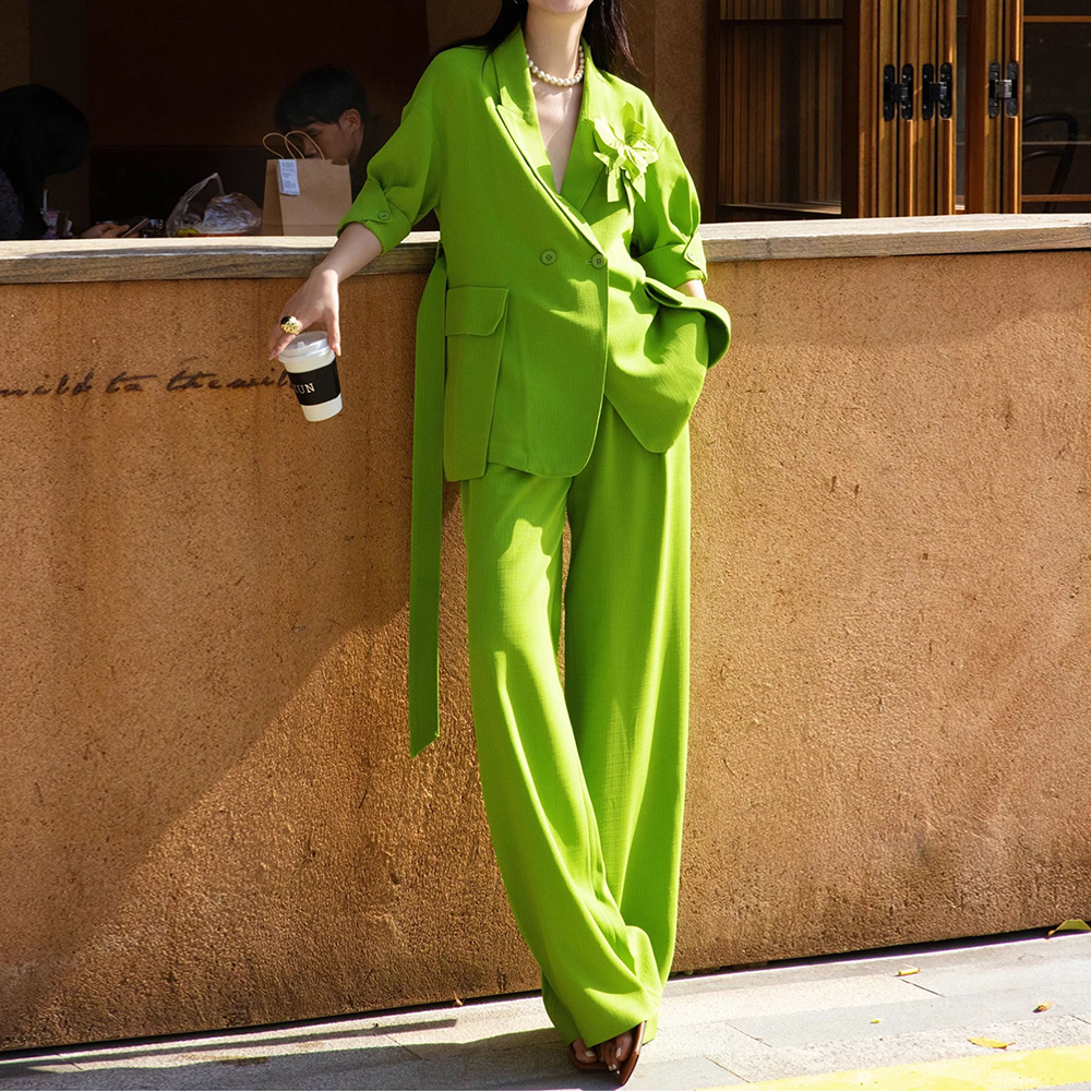 高定时尚套装年夏季设计感醋酸麻系带上衣阔腿裤花朵西服两件套