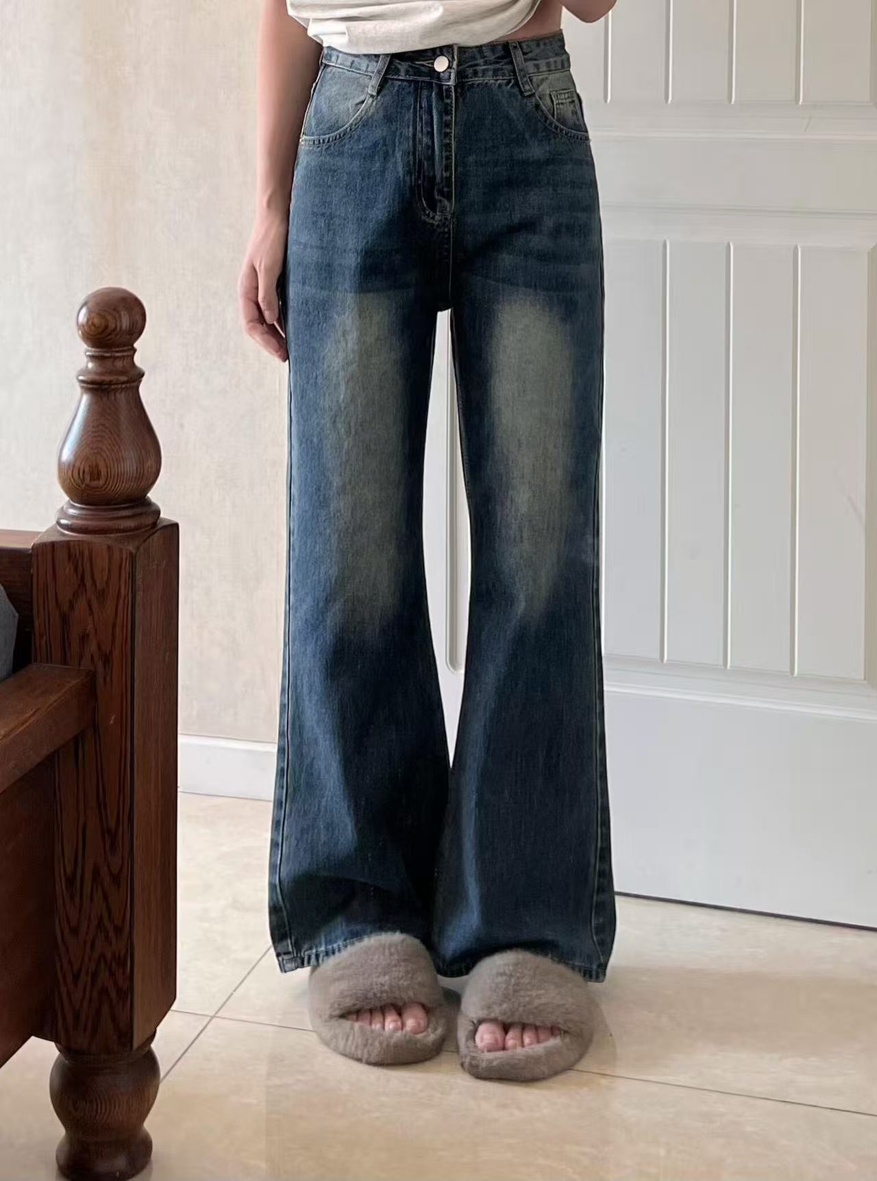 复古蓝微喇牛仔裤女秋冬新款高腰显瘦加绒加厚直筒阔腿窄版拖地裤