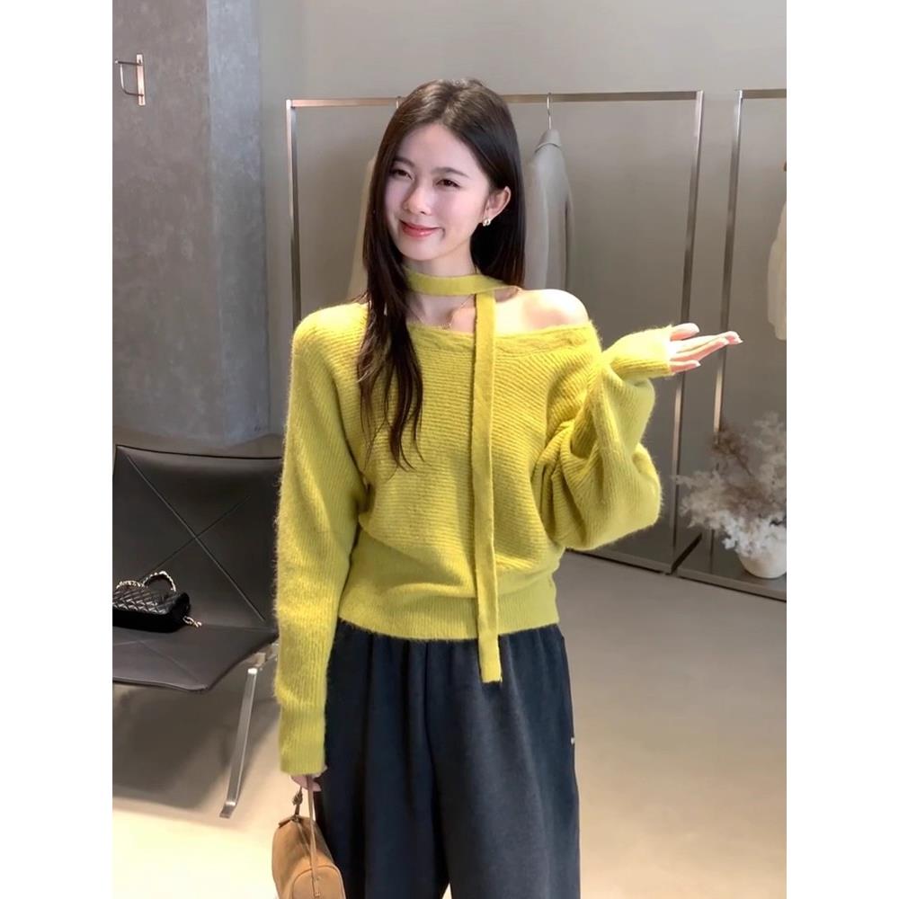 女装小个子穿搭黄色挂脖露肩针织衫女早秋季宽松短款巨好看的长袖