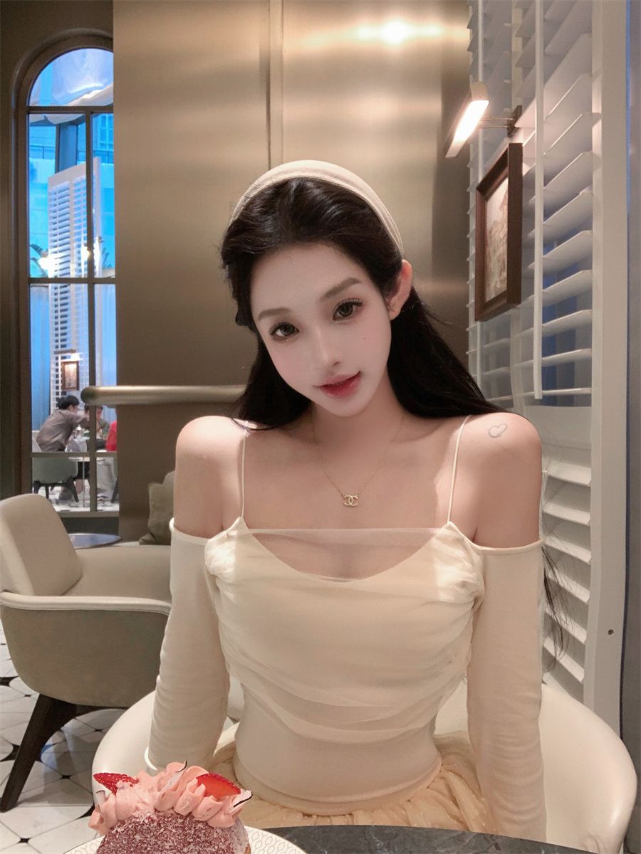 一字肩网纱拼接长袖t恤女秋季纯欲风修身收腰设计感显瘦短款上衣