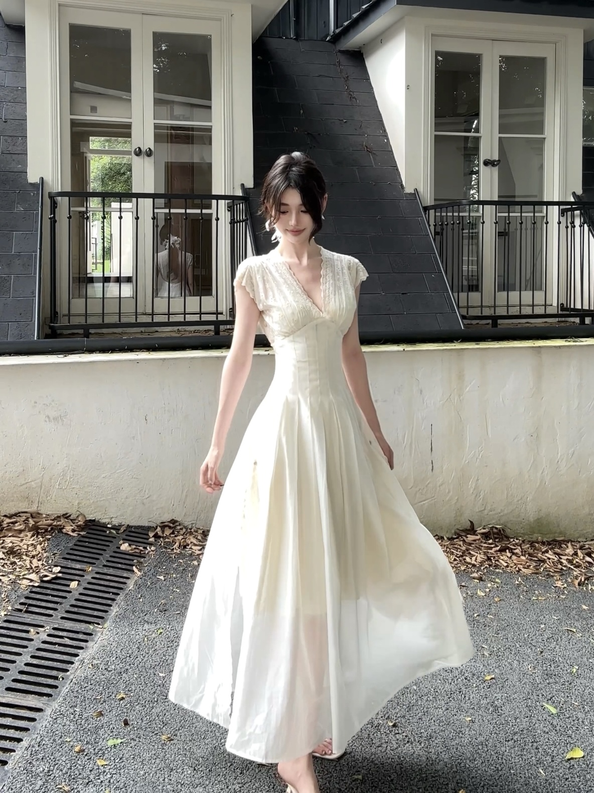 现货【春日部】气质蕾丝拼接收腰连衣裙0897