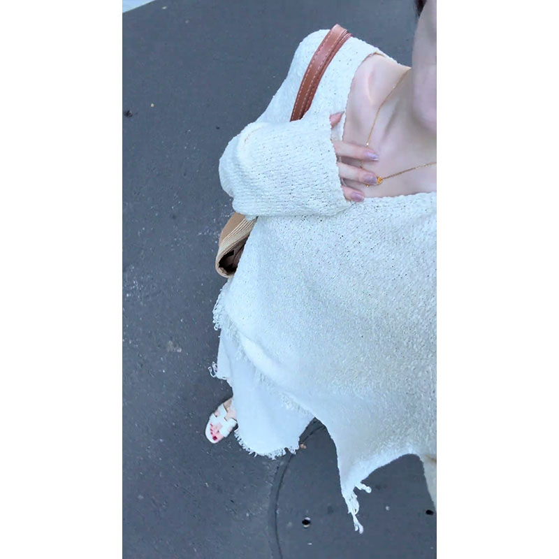 2025早秋新款女法式气质宽松V领长袖针织上衣高腰显瘦流苏半身裙