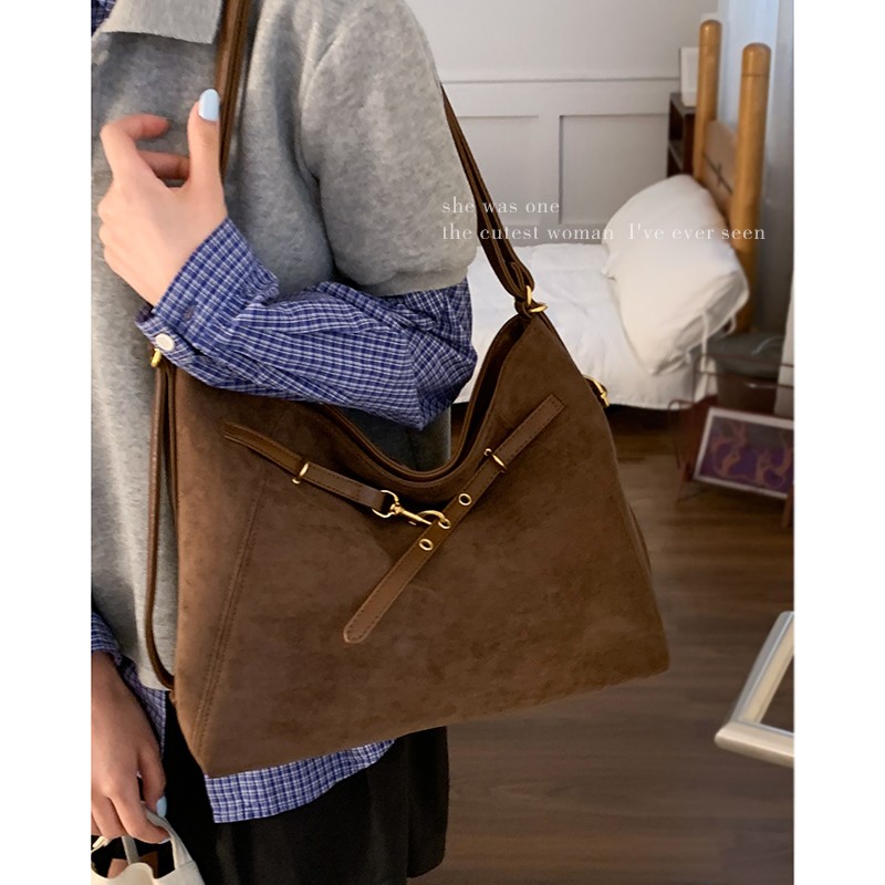 韩系秋冬复古包包女款爆款2025新款大容量单肩包百搭通勤托特包
