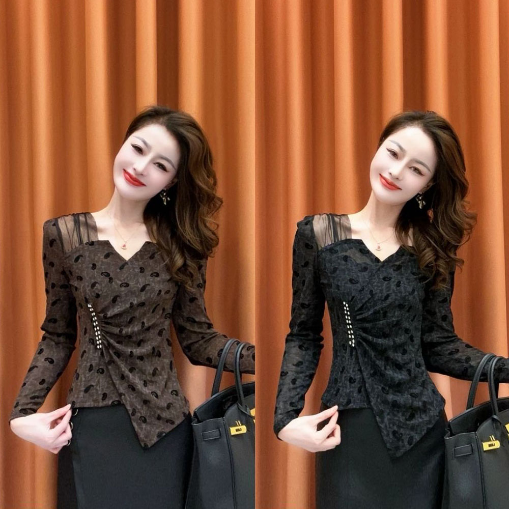 重工钉钻拼接网纱肩小衫女2025早秋新款修身显瘦褶皱不规则打底衫
