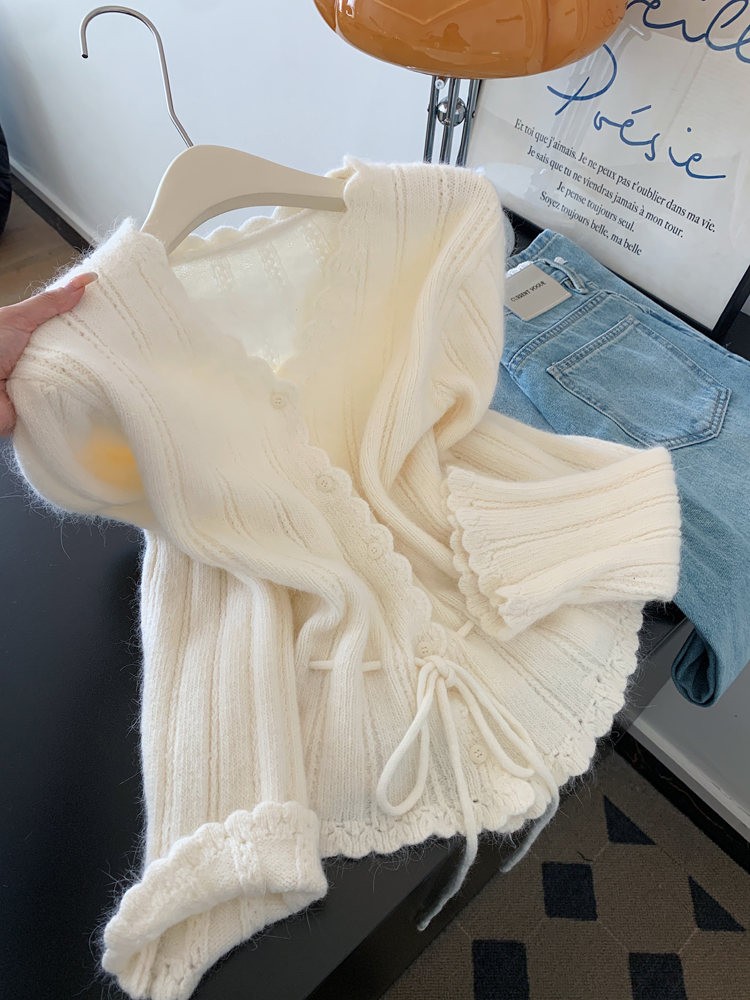 纯欲风白色v领喇叭长袖针织开衫毛衣外套女士可外穿内搭软糯上衣