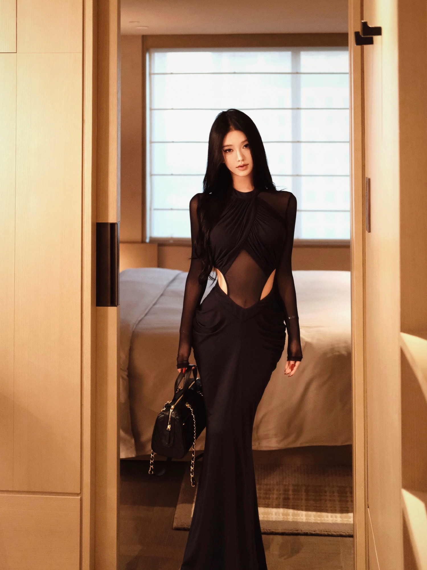 2026春季新款小众设计感纯欲气质网纱拼接镂空连衣裙长裙女