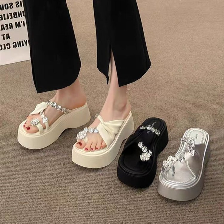 新款增高厚底凉拖甜美风夏季外穿水钻装饰搭配裙子沙滩鞋