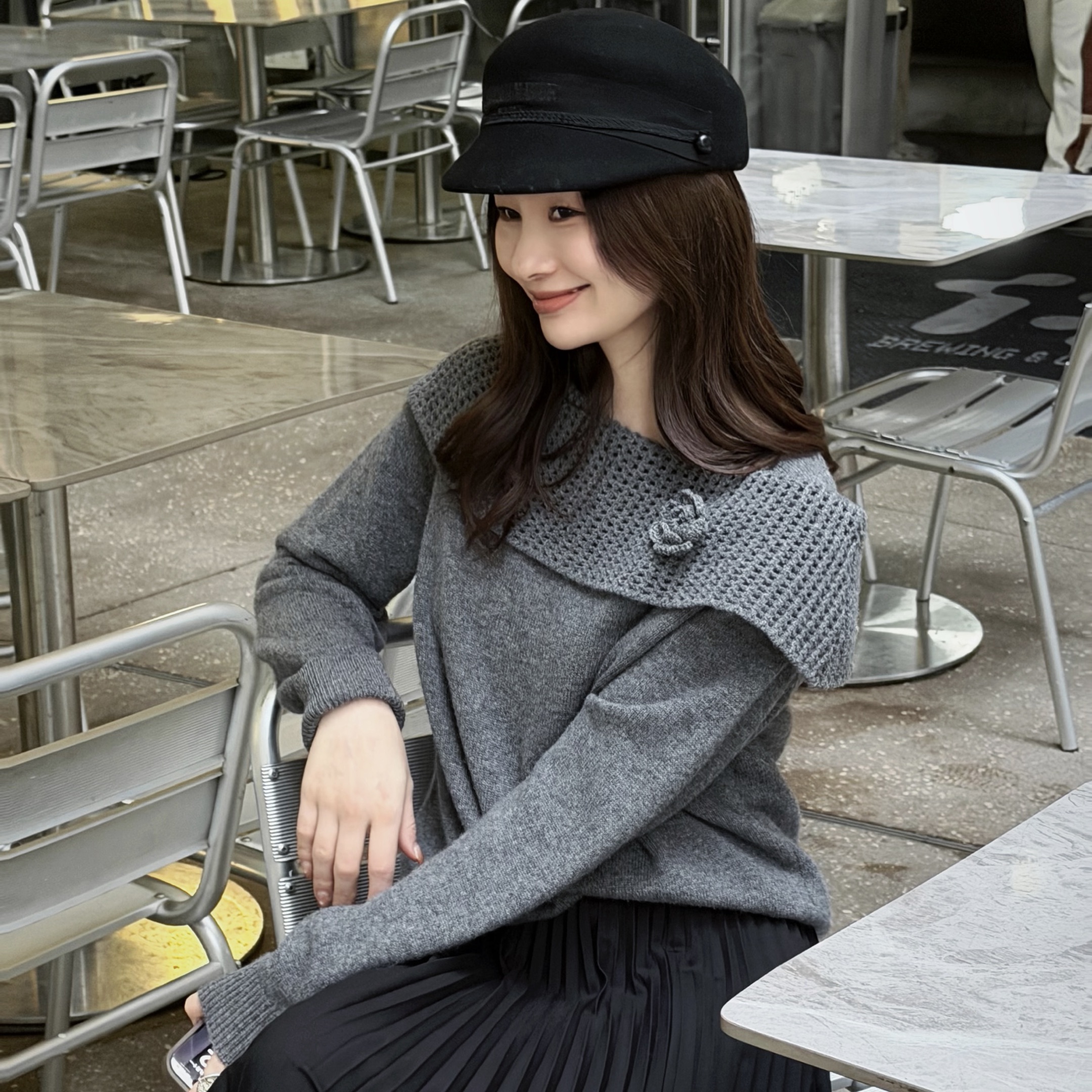 HELA AOMI “山茶花一字肩”绵羊毛100%搭肩绣花针织衫CY5CM34524