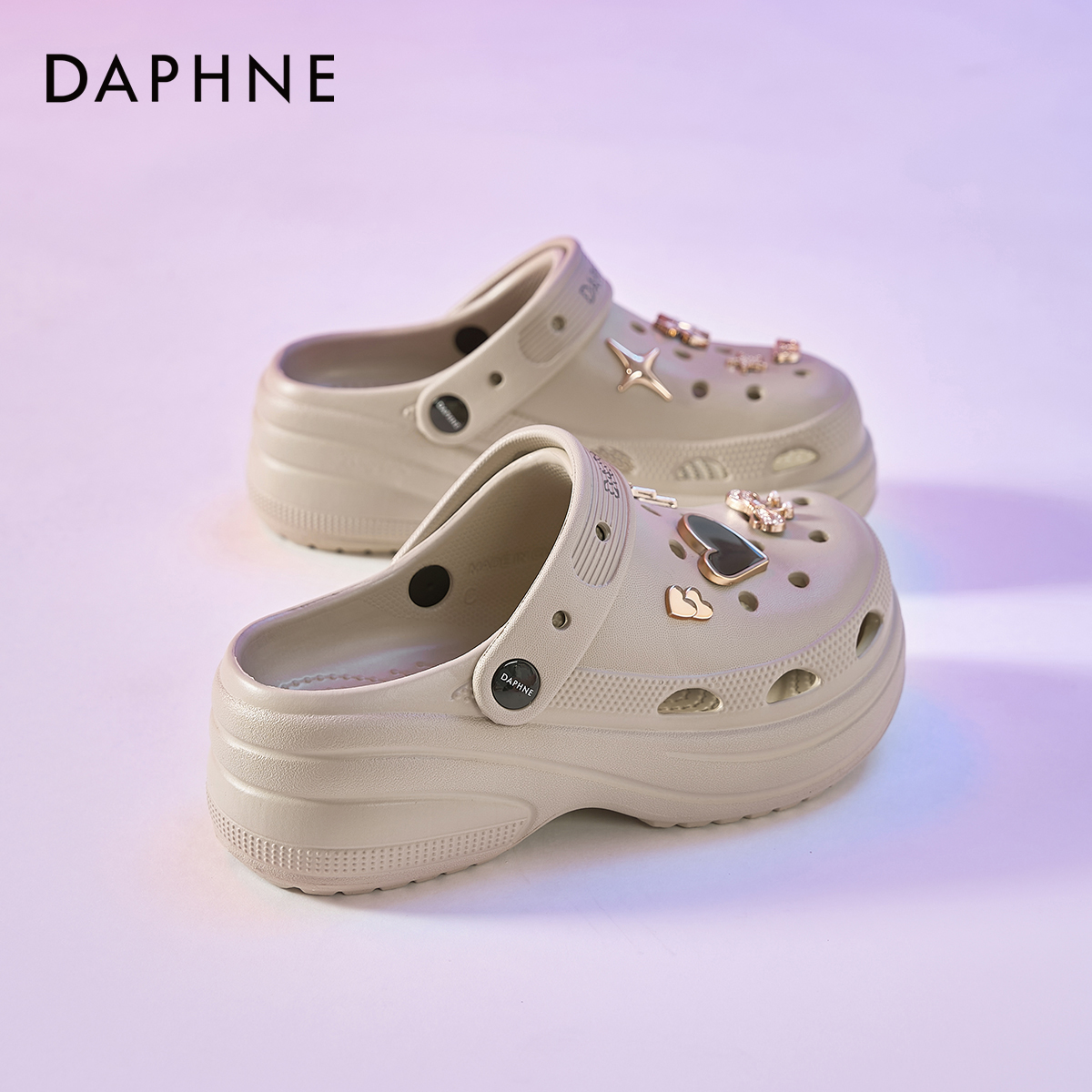 达芙妮厚底洞洞鞋女款2025新款爆款夏季外穿沙滩凉拖软底防滑凉鞋