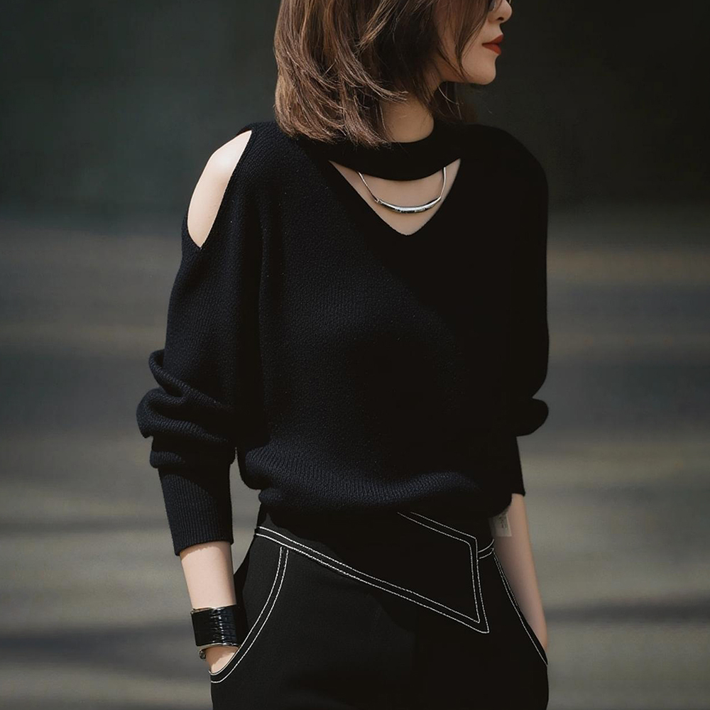 早秋时尚镂空露肩针织衫女士高级感修身显瘦减龄洋气内搭长袖上衣