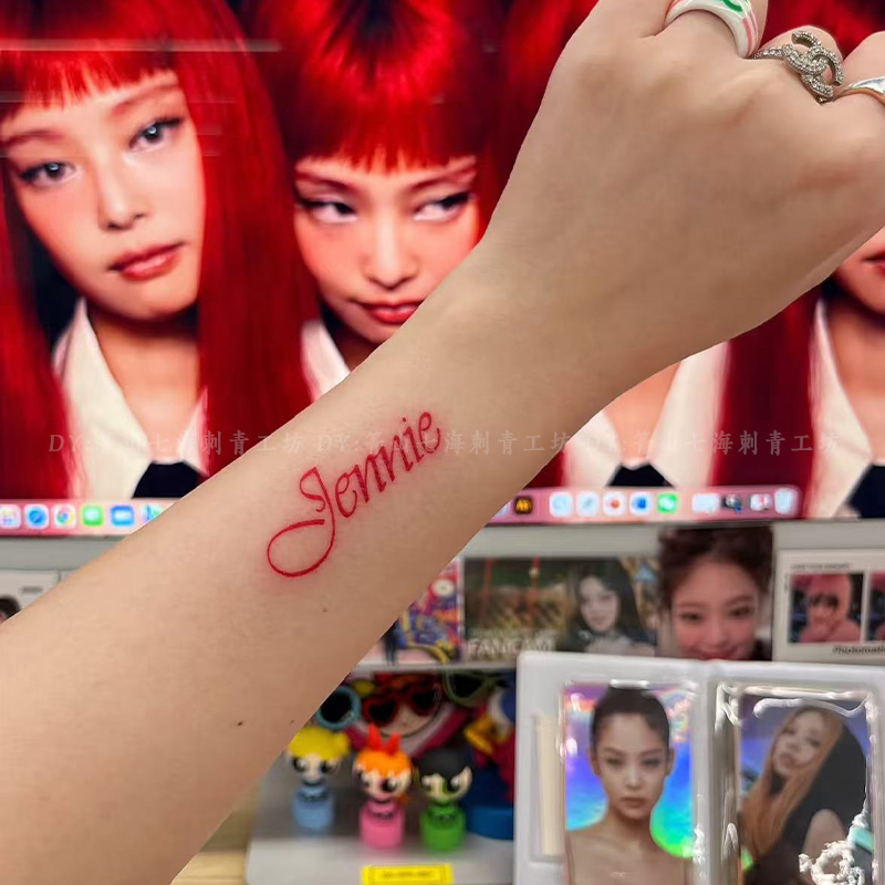 Jennie同款高级感手臂彩色纹身贴明星金珍妮英文锁骨防水持久个性