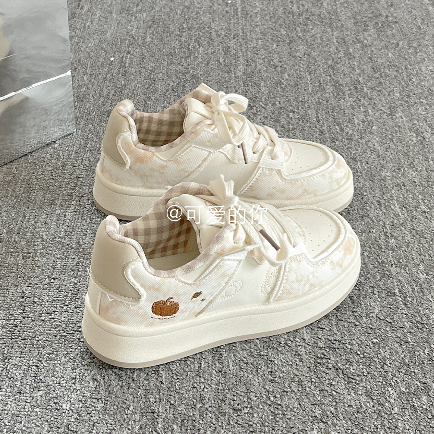 韩系厚底小白鞋子秋季新款2025爆款百搭板鞋小众不撞款休闲面包鞋