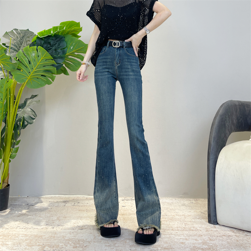 迪否秋季镶钻复古微喇牛仔裤女款爆款2025新款高腰修身显瘦喇叭裤