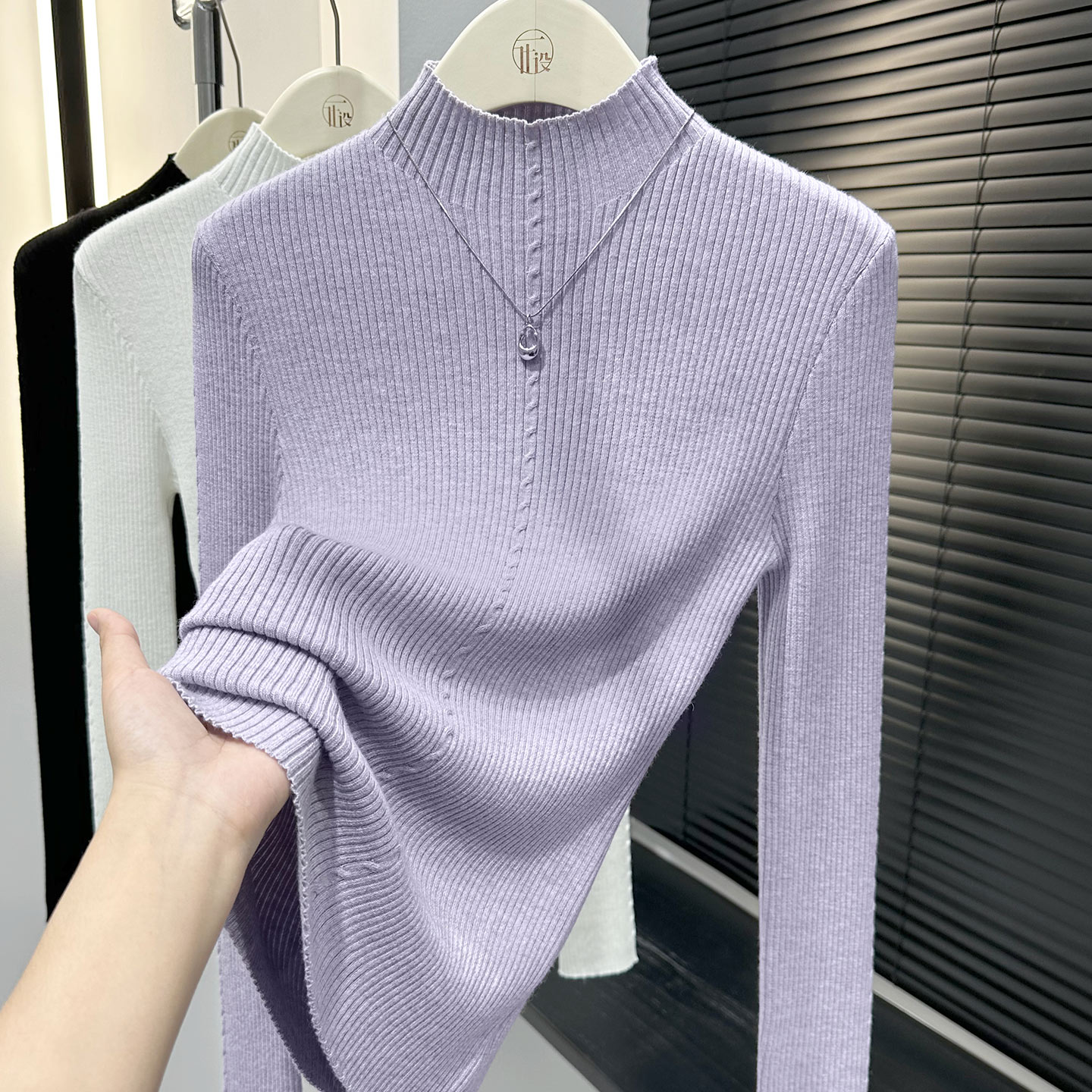 温柔紫色半高领针织打底衫女秋冬2025年新款气质减龄长袖套头上衣