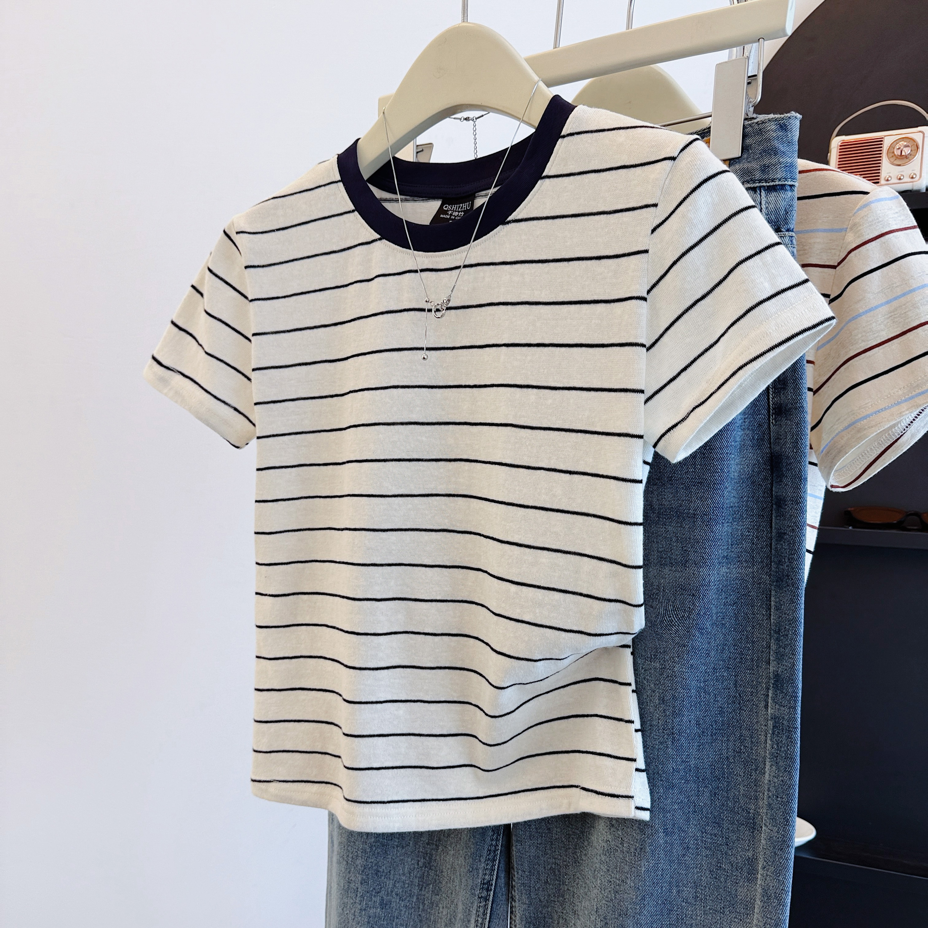 9137#黑白竹节棉条纹正肩圆领短袖t恤女夏季2025新款透气修身上衣