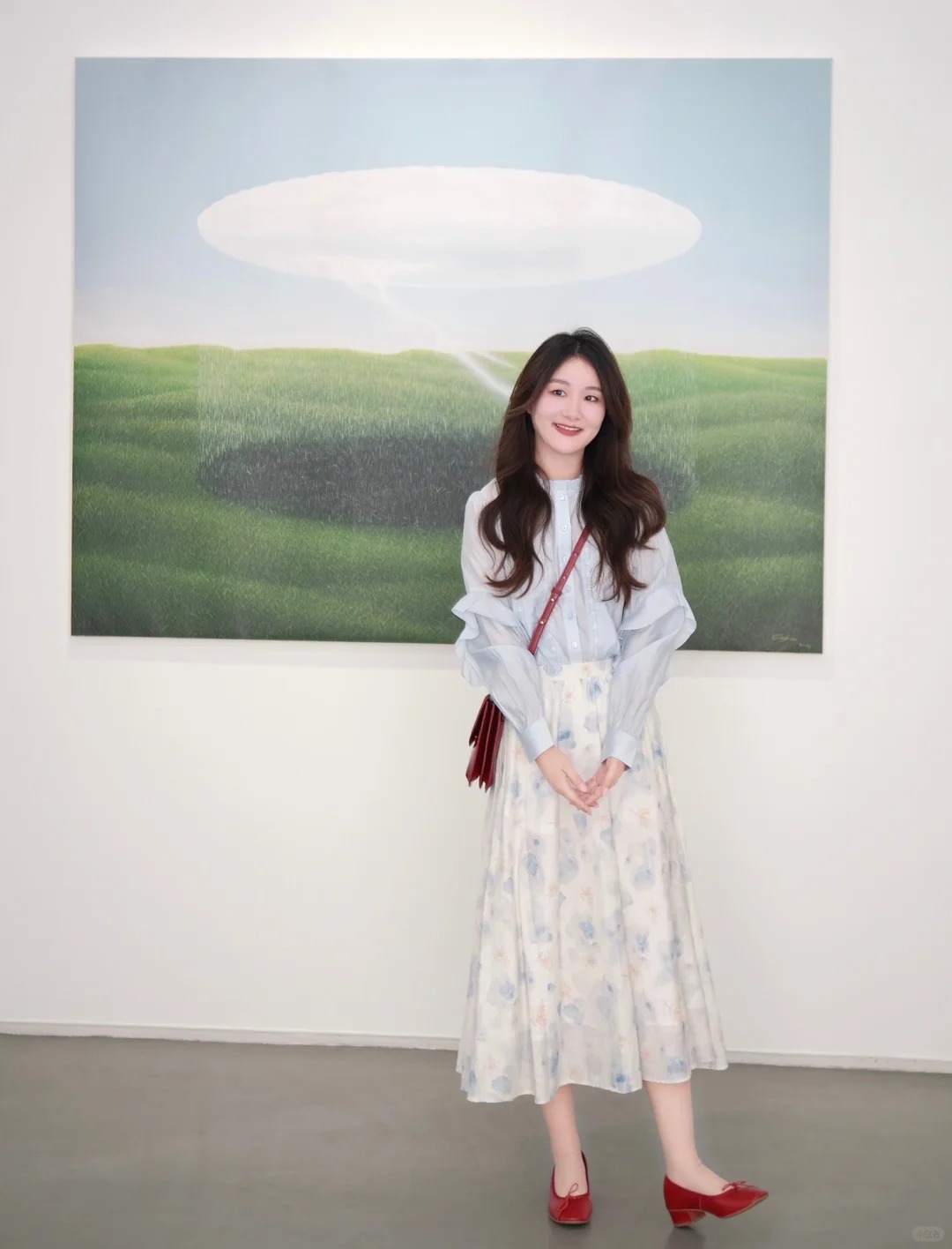 2025春夏韩版温柔气质蓝色设计感衬衫上衣女搭配碎花半身裙两件套