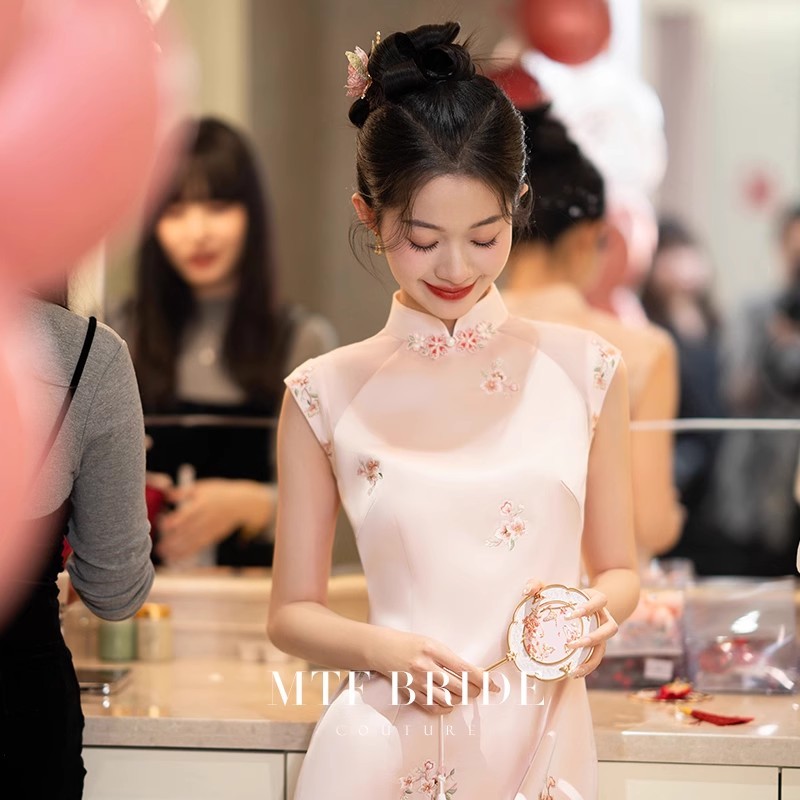 -满庭芳【桃染】粉色旗袍2025新款改良年轻款显瘦少女订婚礼服礼.