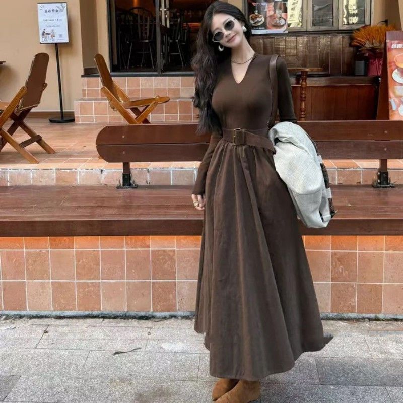 送腰带!法式时尚复古赫本风v领纯色气质裙2025秋季新款气质a字裙