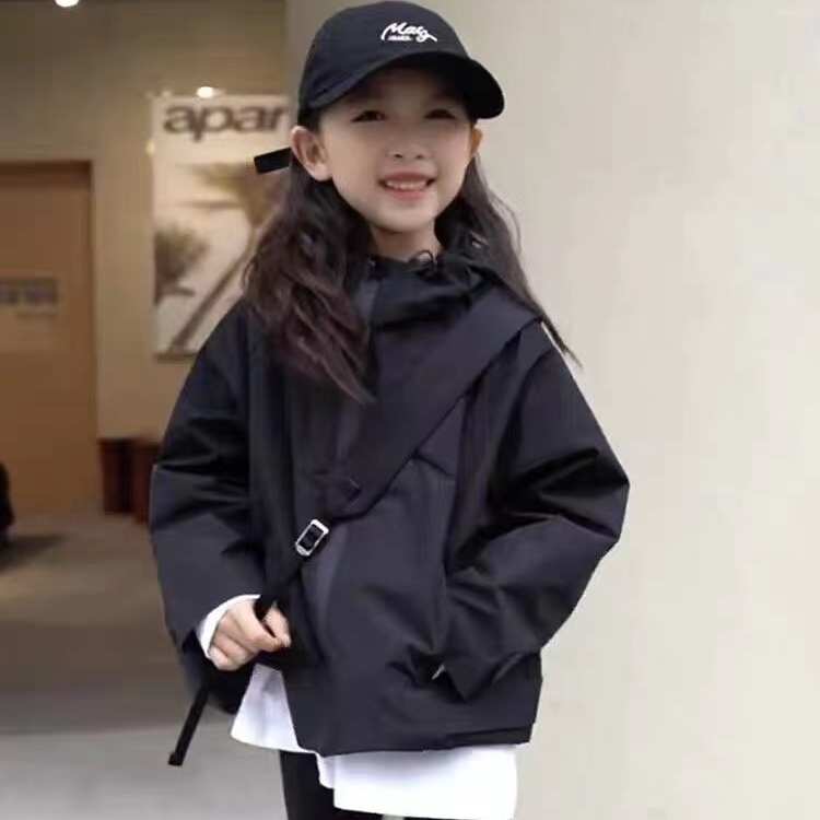女童秋季外套2025洋气新款儿童时髦冲锋衣春秋连帽童装开衫休闲装