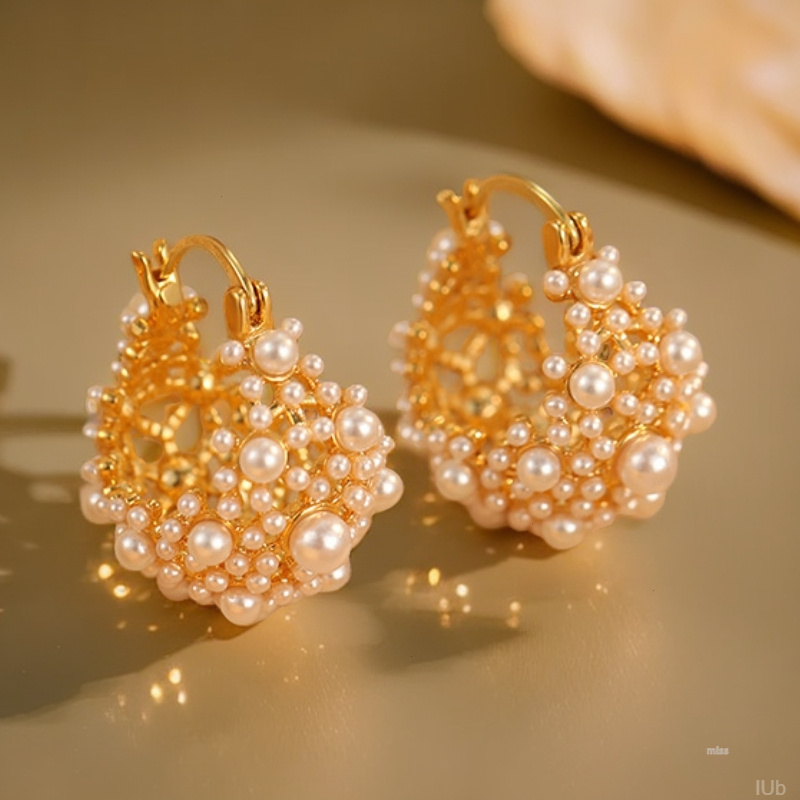 珍珠耳环女铜合金耳饰小米粒轻奢仿珍珠 时尚小众气质仿镂空耳扣