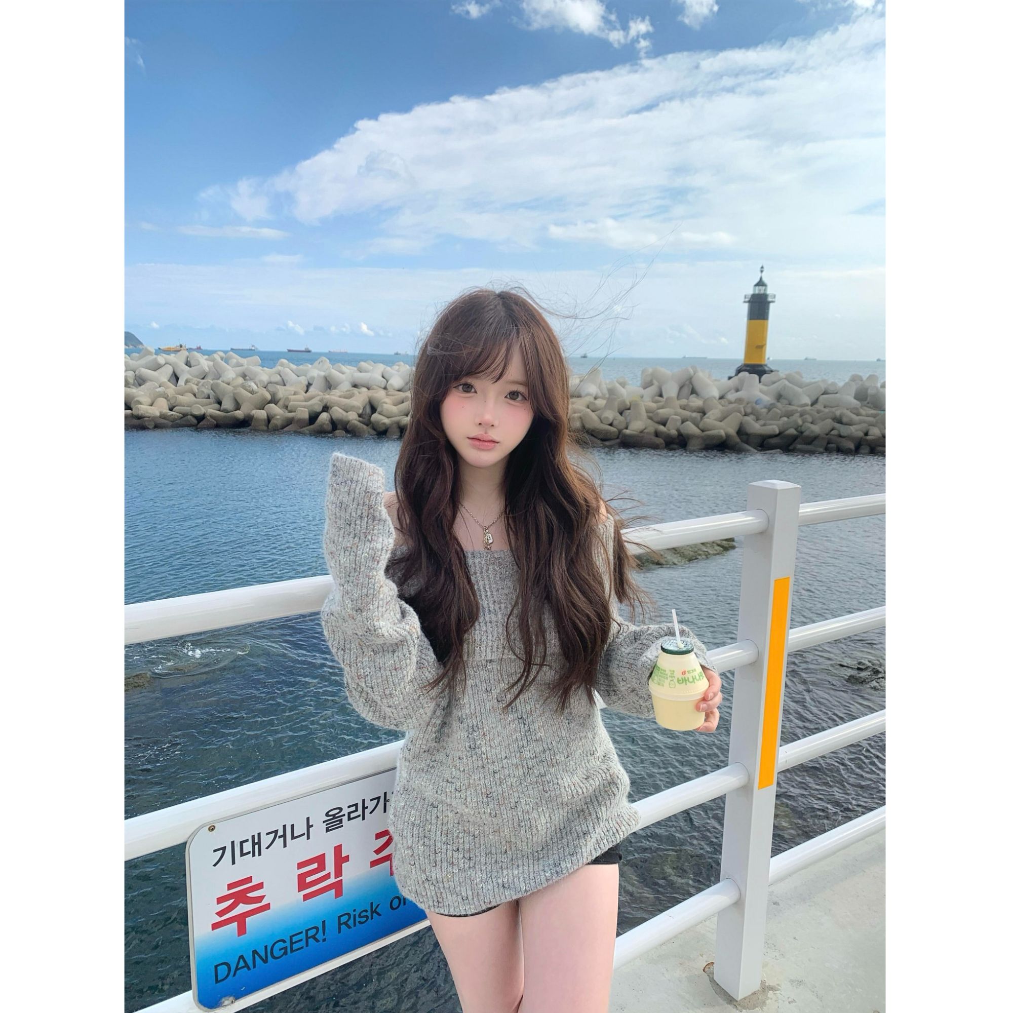 【月光华尔兹】韩系2025慵懒一字肩上衣氛围感针织厚毛衣配短裤套装