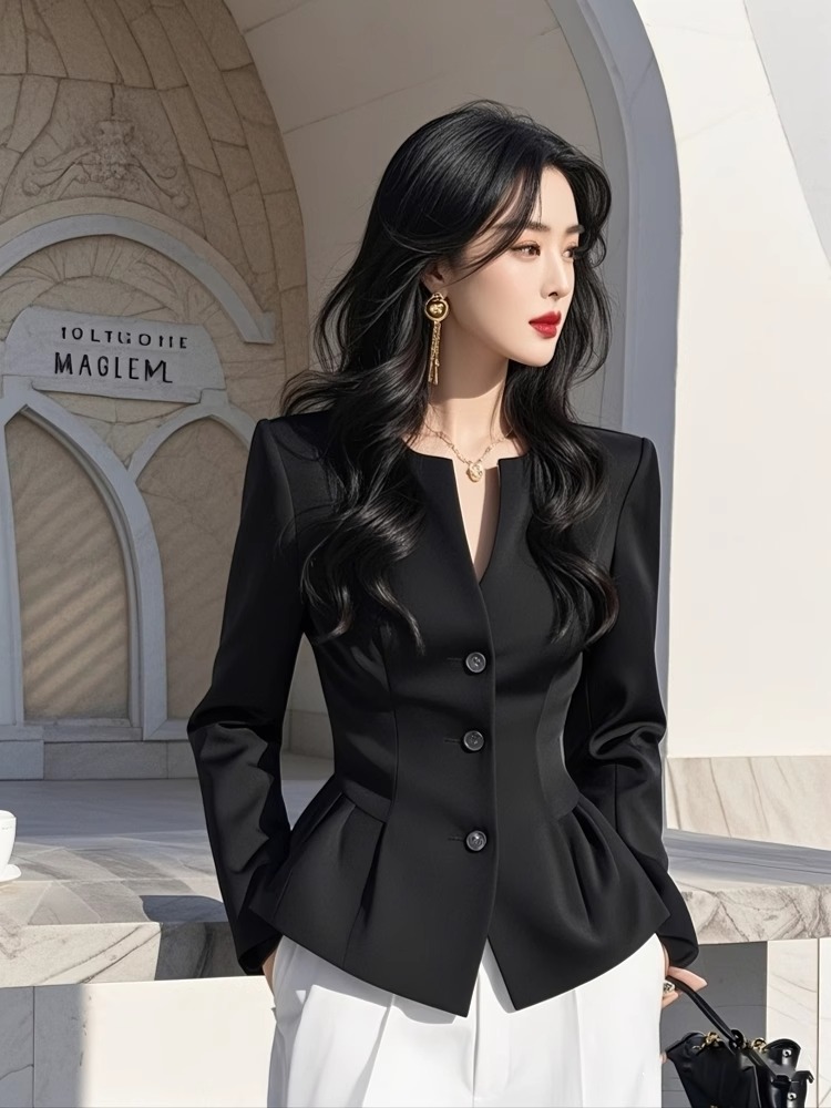 大码时尚休闲衬衣女2025春新款轻奢别致法式气质收腰显瘦短款上衣