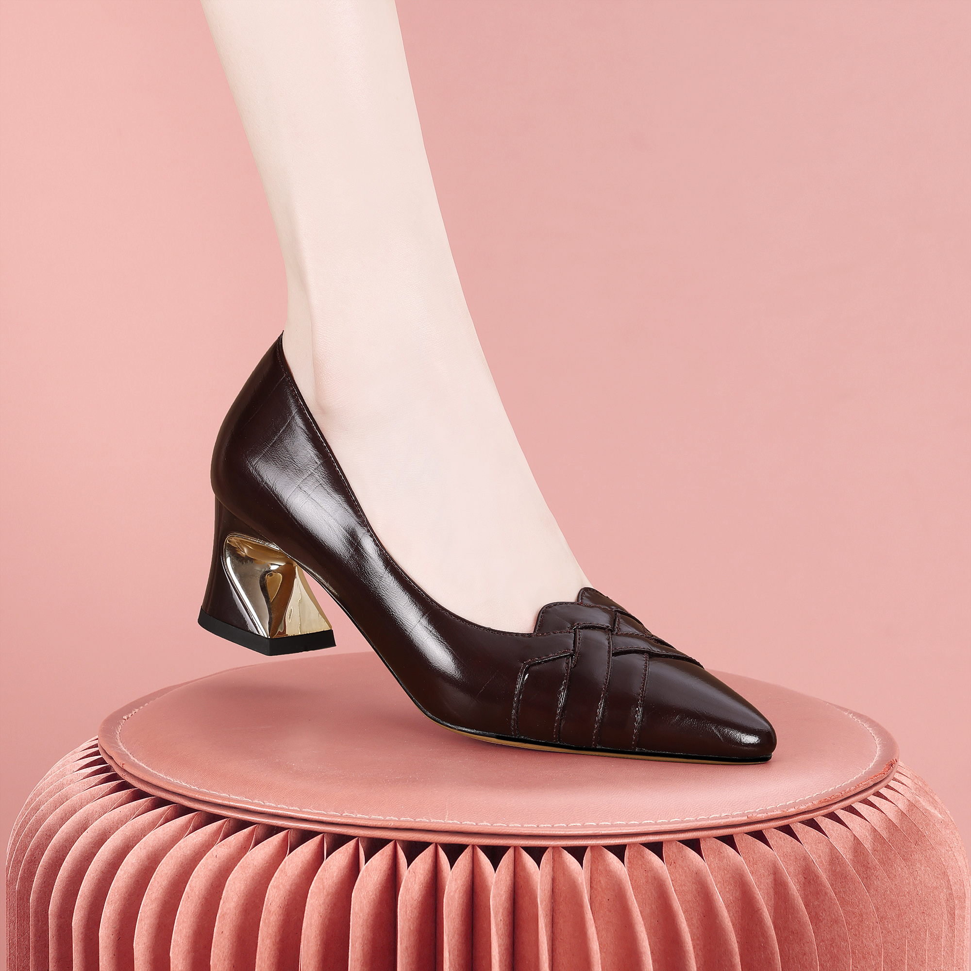 梵芮诗夏季2025年新款气浅口纯色气质不掉跟粗跟舒适单鞋-J2110